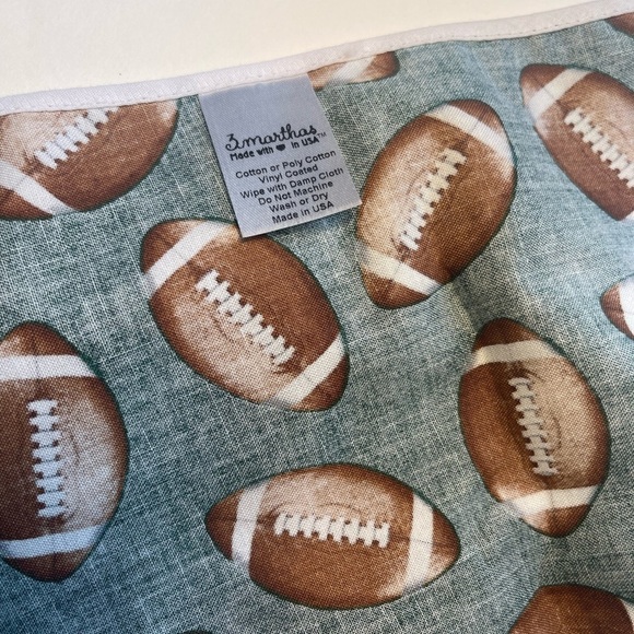 NWOT 3 Marthas Football Laminate Pocket Bib - Picture 3 of 3